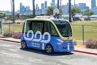 Accessible Driverless Public Buses Image 1