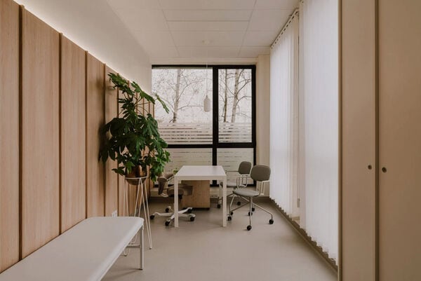 Stimuli-Devoid Migraine Treatment Center