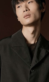 Elegant Fall-Centric Fashion Capsules Image 2