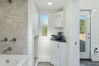 Entertaining-Focused Tiny Homes Image 5