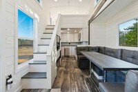 Entertaining-Focused Tiny Homes Image 8