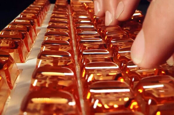 Amber-Inspired Keycap Sets