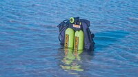 Backpack-Style Scuba Tanks Image 3