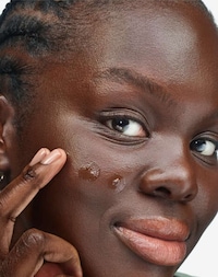 Flexible Skin-Caring Foundations Image 1