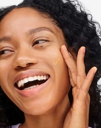 Flexible Skin-Caring Foundations Image 3