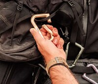 Locking Aluminum Luggage Carabiners Image 3
