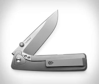 Luxe Limited-Edition EDC Knives Image 2