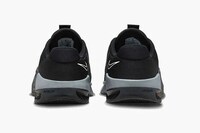 Dynamic Workout Sneaker Styles Image 4
