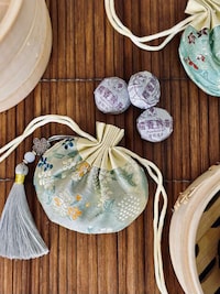 Exquisite Mooncake Gift Boxes Image 2