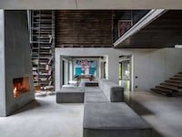 Log Cabin-Inspired Modern Homes Image 3