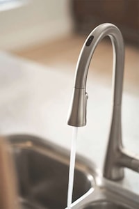 Motion-Controlled Smart Faucets Image 2