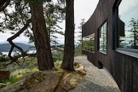 Blackened Timber Tranquil Cabins Image 2