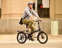 Collapsible Commuter E-Bikes Image 1