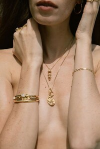 Goddess-Inspired Jewelry Campaigns Image 3