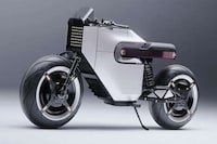 Elegant Futuristic E-Motorbikes Image 5