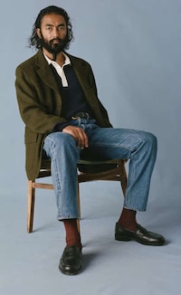 Sleek Seasonally Transitional Fashion Image 2