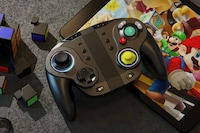 Nostalgic Mobile Gaming Controllers Image 2