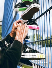 Star-Motif Canvas Sneaker Collections