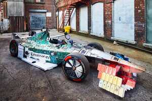 Electronic Waste-Built Racing Cars Article Thubnail