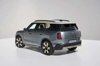 Ruggedly Sculpted EV Models Image 2