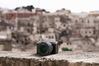 AI-Powered Mirrorless Cameras Image 3