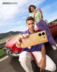 Pro-Grade Selfie Smartphones