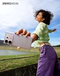 Pro-Grade Selfie Smartphones Image 2