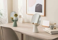 Jewelry-Holding Flower Vases Image 1