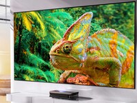 Crystal-Clear 4K Projectors Image 2