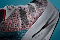 Futuristic Technical Running Shoes Image 2