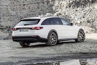 Wagon-Style Off-Road Vehicles Image 3
