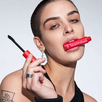 Bold Spidery Mascaras Image 1