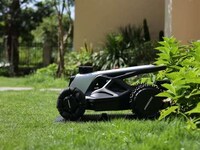 Robotic Five-Camera Lawnmowers Image 3