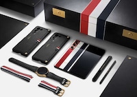 Fashion-Branded Folding Smartphones Image 1