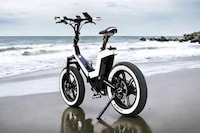 Adaptable Foldable Electric Bikes Image 1