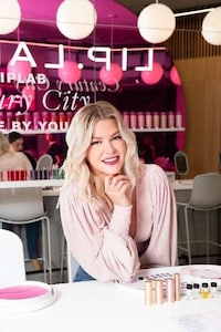 Reality TV Star Lipsticks Image 1