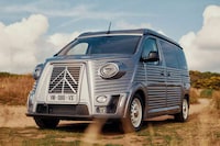Dynamic Convertable Camper Vans Image 2