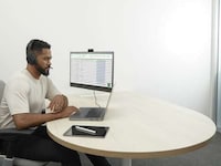 Adaptable Mobile Professional Headsets Image 2