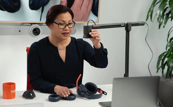 Versatile Space-Saving Angular Cameras : logitech reach