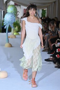 AI-Influenced Fashion Image 2