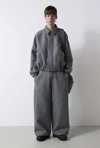 Fall-Centric Simplistic Apparel Image 3