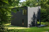 Sustainable Off-Grid Minimal Cabins Image 3
