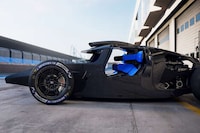 Exoskeleton-Free Hypercar Designs Image 5