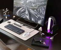 Illuminating Gamer Headphone Stands Image 6