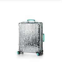 Jewelry-Collaborative Luxe Luggage Image 3