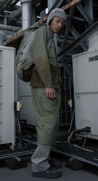 Functional Militaristic Fall Apparel Image 3