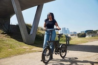 AI-Fueled Urban E-Bikes Image 2