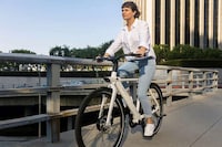 AI-Fueled Urban E-Bikes Image 4