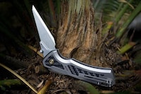 Dual-Material EDC Knives Image 1