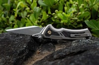 Dual-Material EDC Knives Image 5